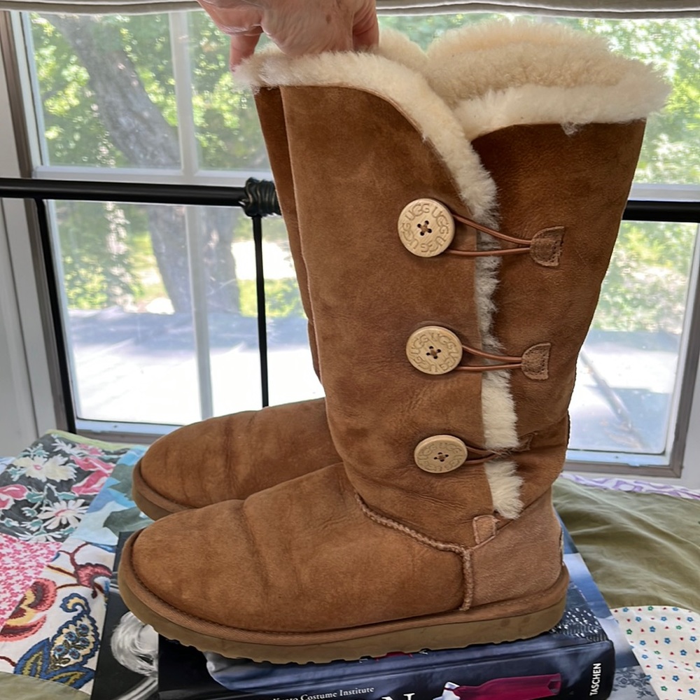 UGG Bailey Button Triple II Boot   USA size 9